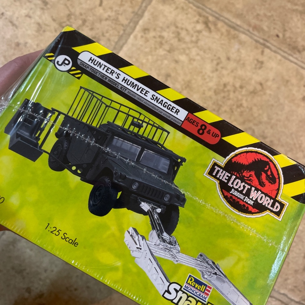 Hunter's Humvee Snagger SnapTite Revell Jurassic Park Model Kit The Lost World - Picture 5 of 5